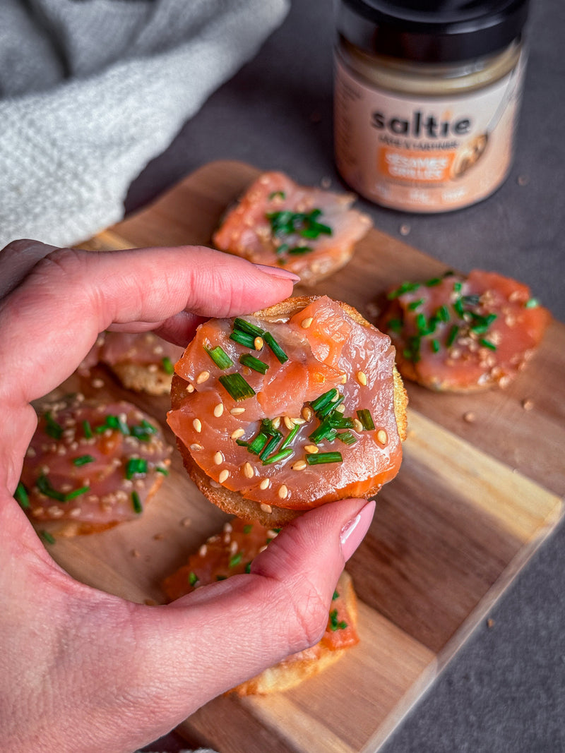 Mini blinis saumon fumé & sésames